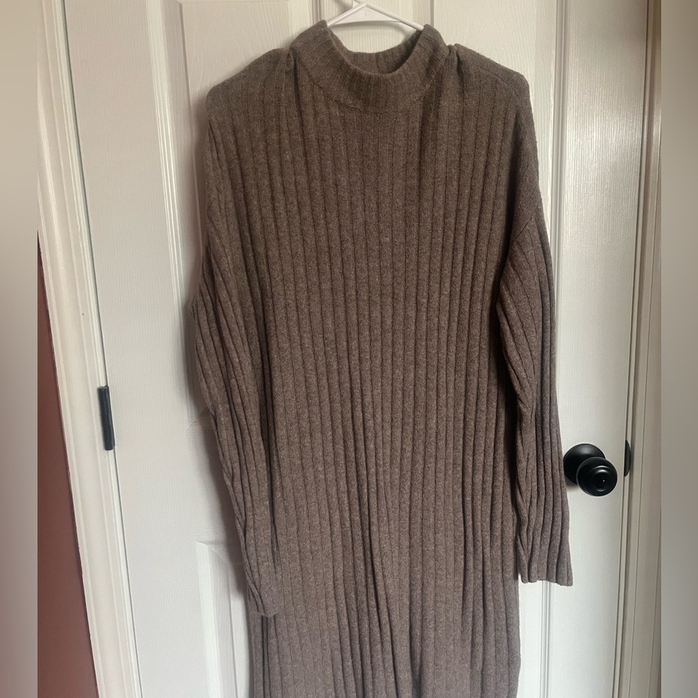 Sweater dress-midi length